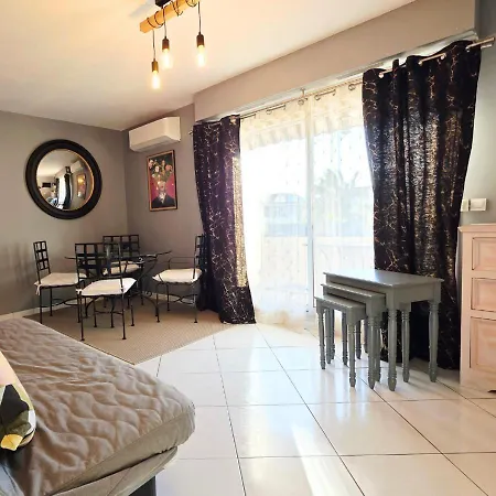 Climatise - Parking Prive - Emplacement Ideal A