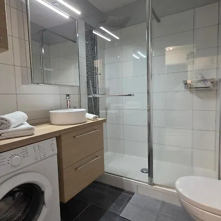 Climatise - Parking Prive - Emplacement Ideal A *