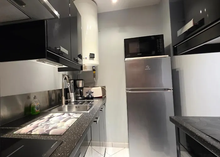 Apartment Climatise - Parking Prive - Emplacement Ideal A