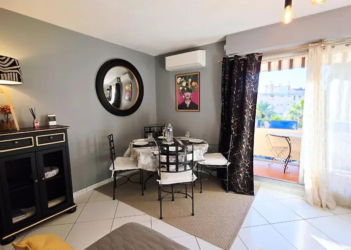 Apartment Climatise - Parking Prive - Emplacement Ideal A Hyères