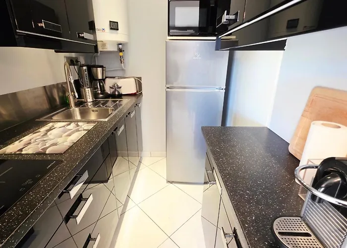 Apartment Climatise - Parking Prive - Emplacement Ideal A