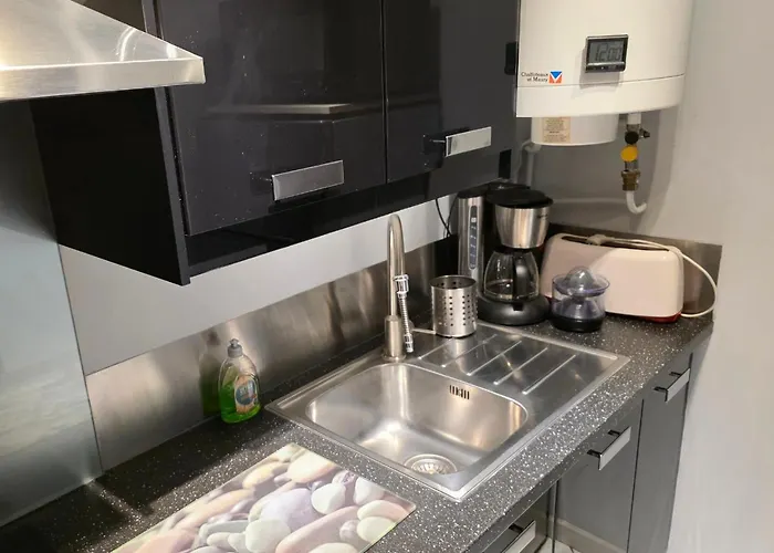 Climatise - Parking Prive - Emplacement Ideal A Hyères